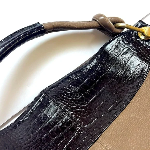 BCBG Elegant Brown Leather Handbag - Picture 4 of 10